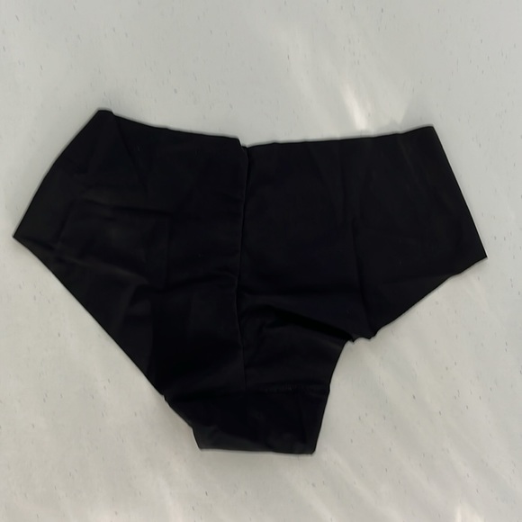 Victoria Secret No Show Black Cheeky Panties - Picture 3 of 4